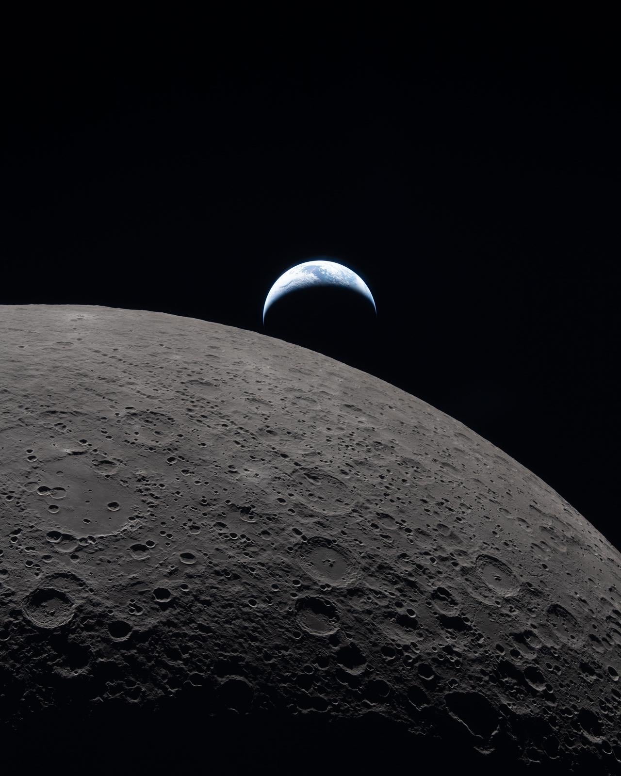Photo of Black Moon - Leo · Chiroso