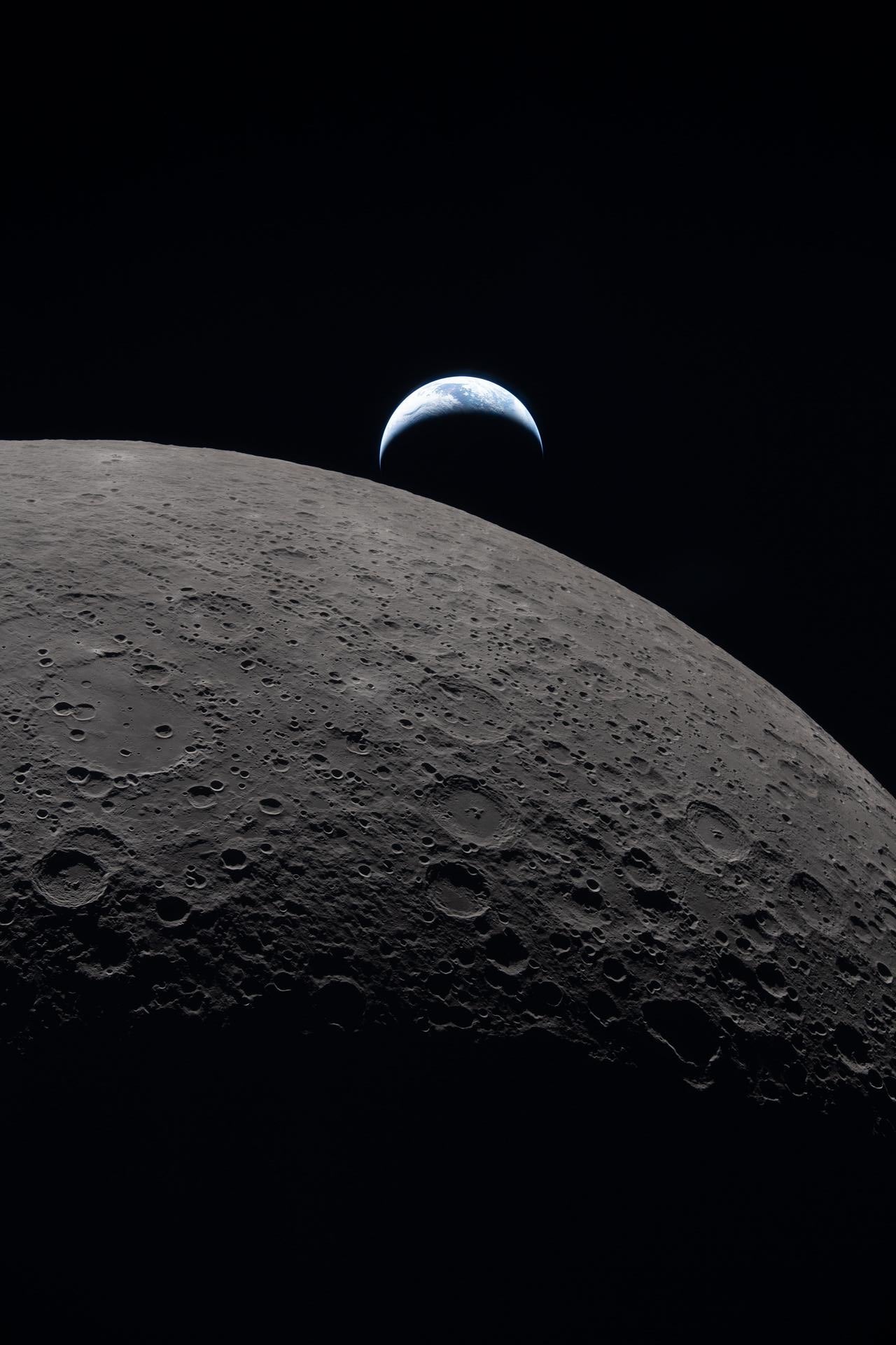 Black Moon - Lot 75 · Chiroso